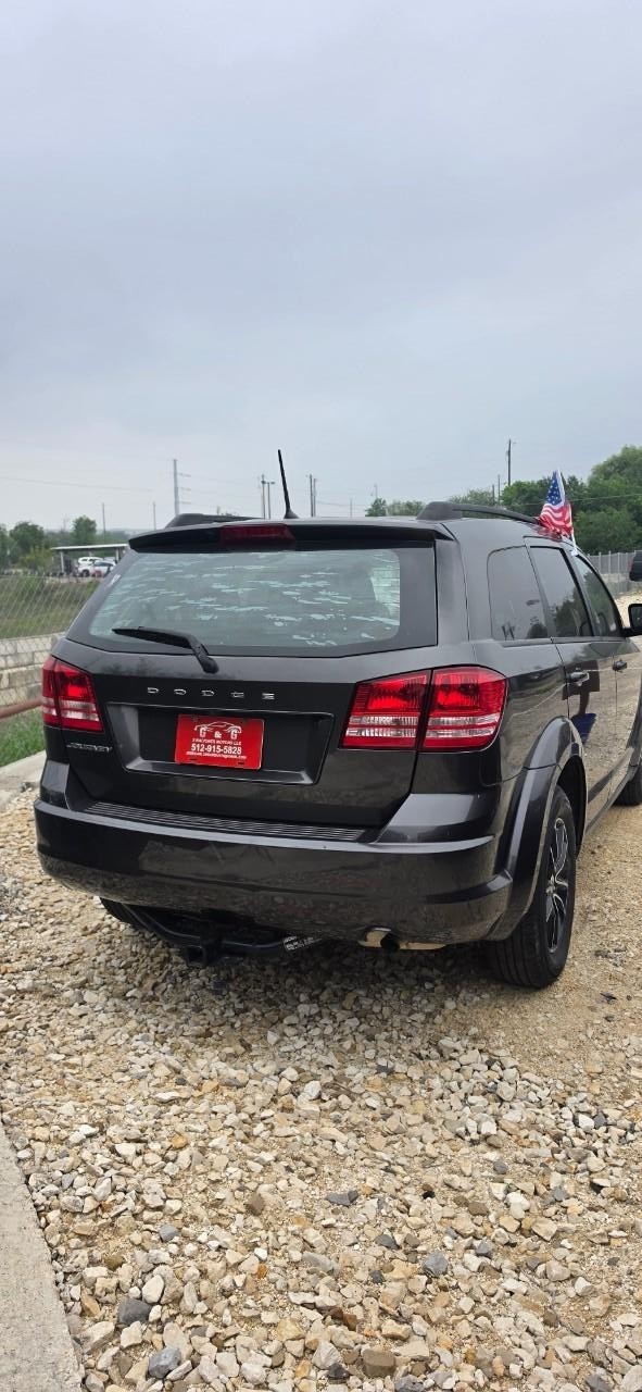 Dodge Journey Vehicle Full-screen Gallery Image 04