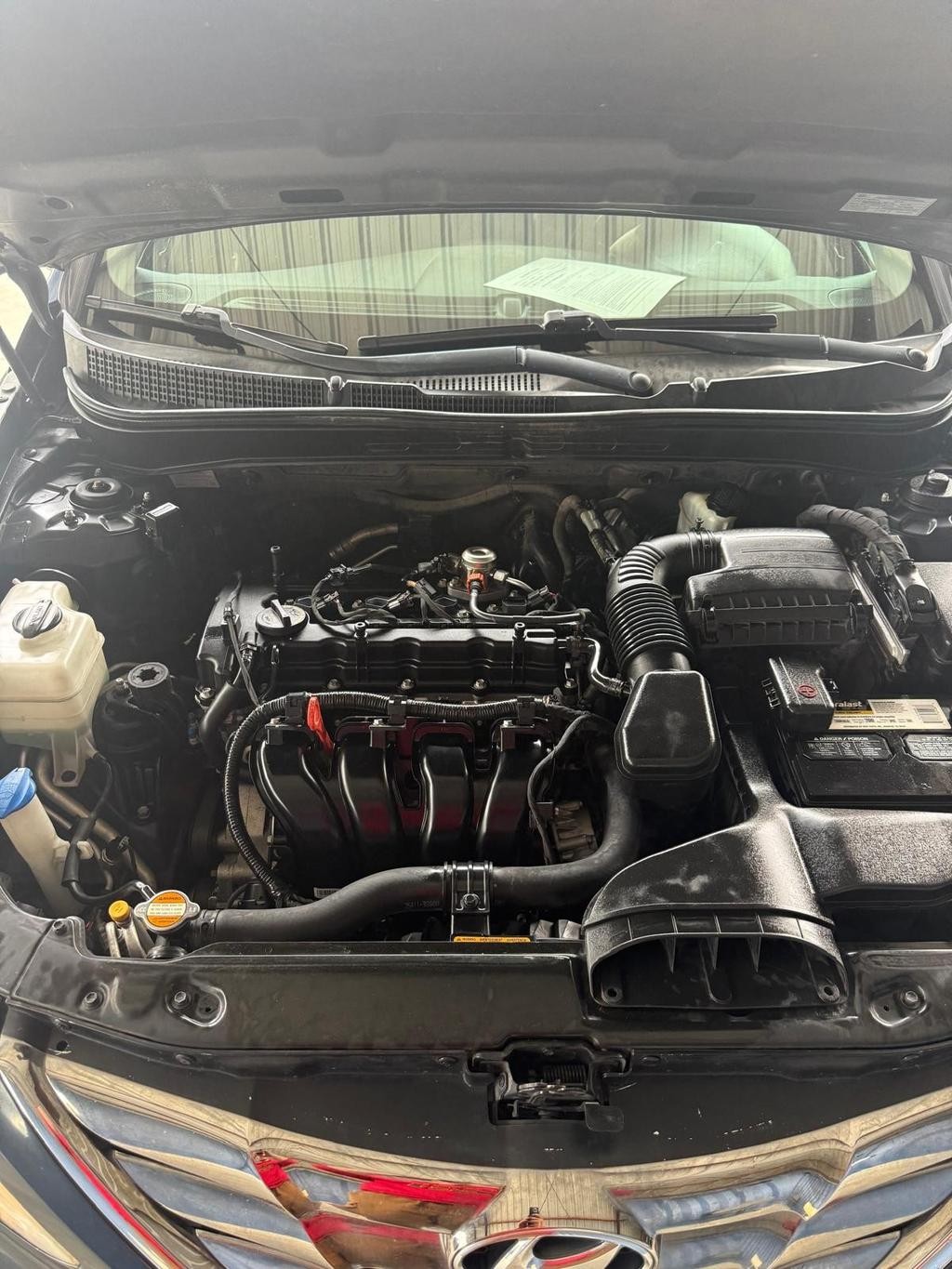 Hyundai Sonata Vehicle Full-screen Gallery Image 04