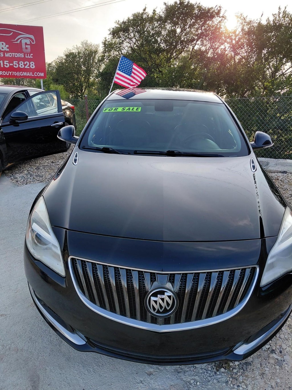 Buick Regal Vehicle Full-screen Gallery Image 02