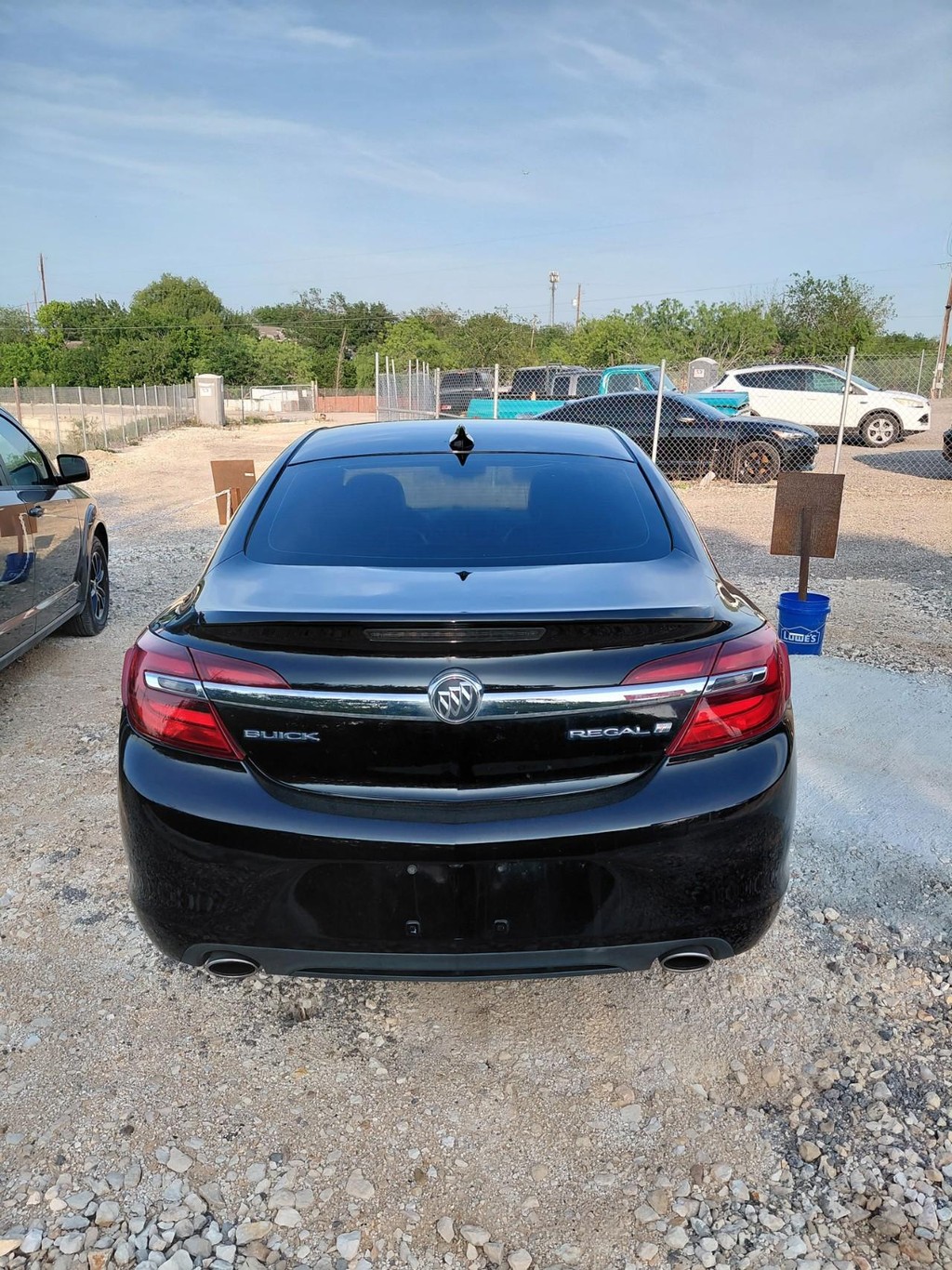 Buick Regal Vehicle Full-screen Gallery Image 04