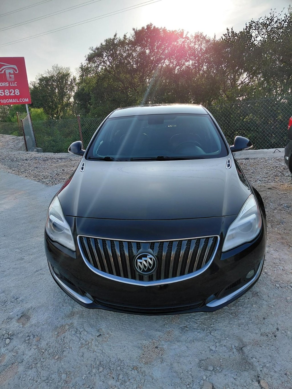 Buick Regal Vehicle Full-screen Gallery Image 05