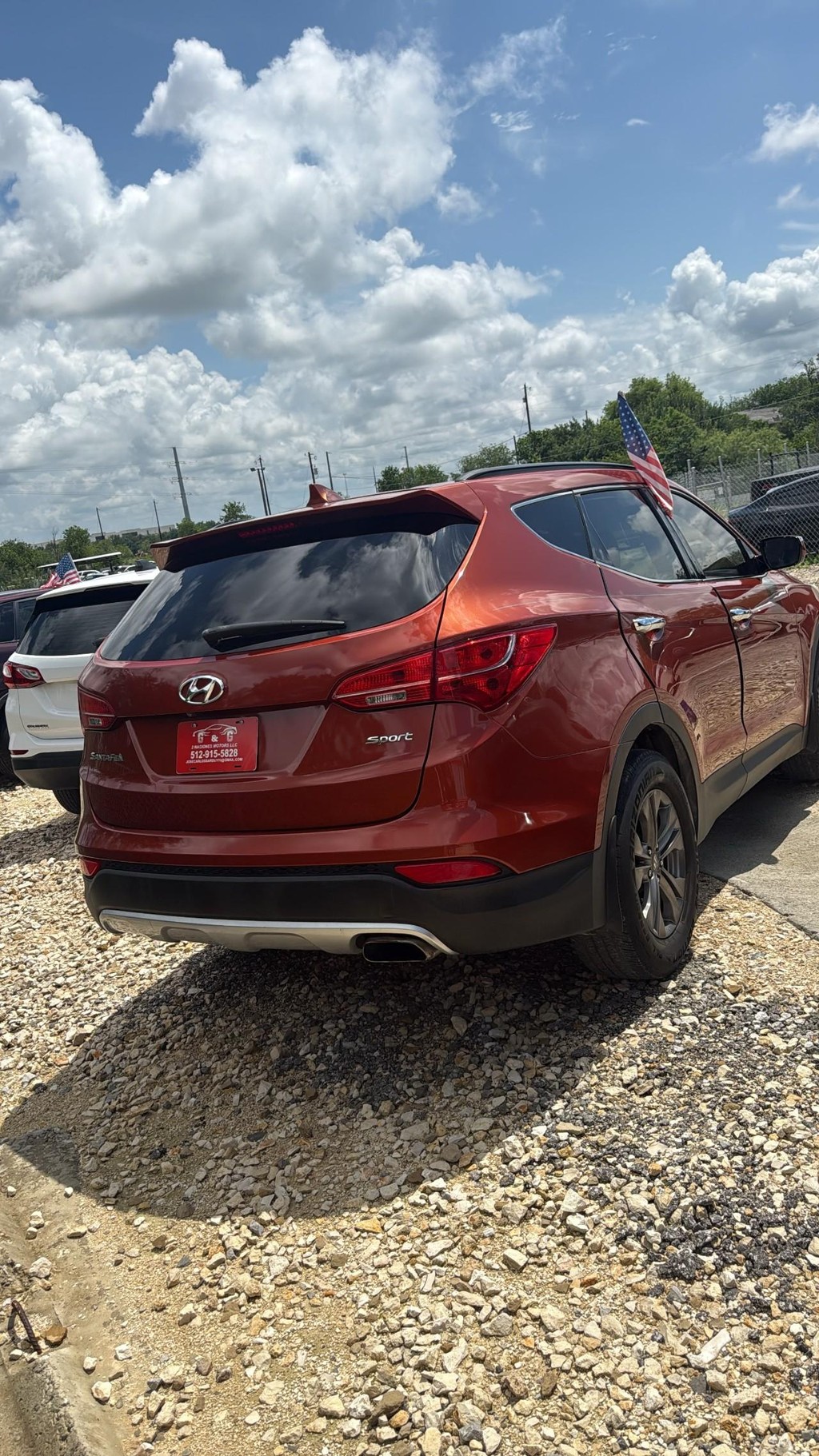 Hyundai Santa Fe Sport Vehicle Full-screen Gallery Image 06