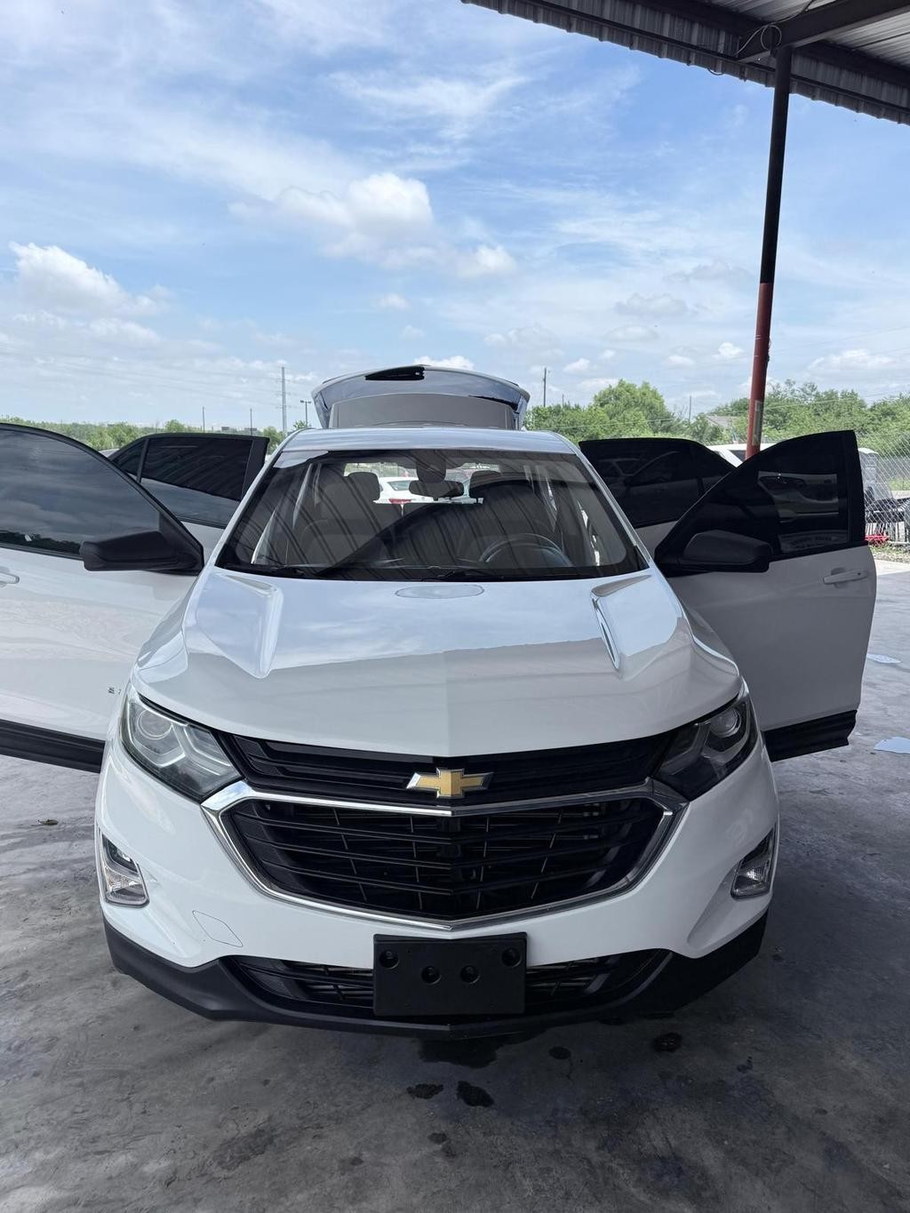 Chevrolet Equinox Vehicle Full-screen Gallery Image 02
