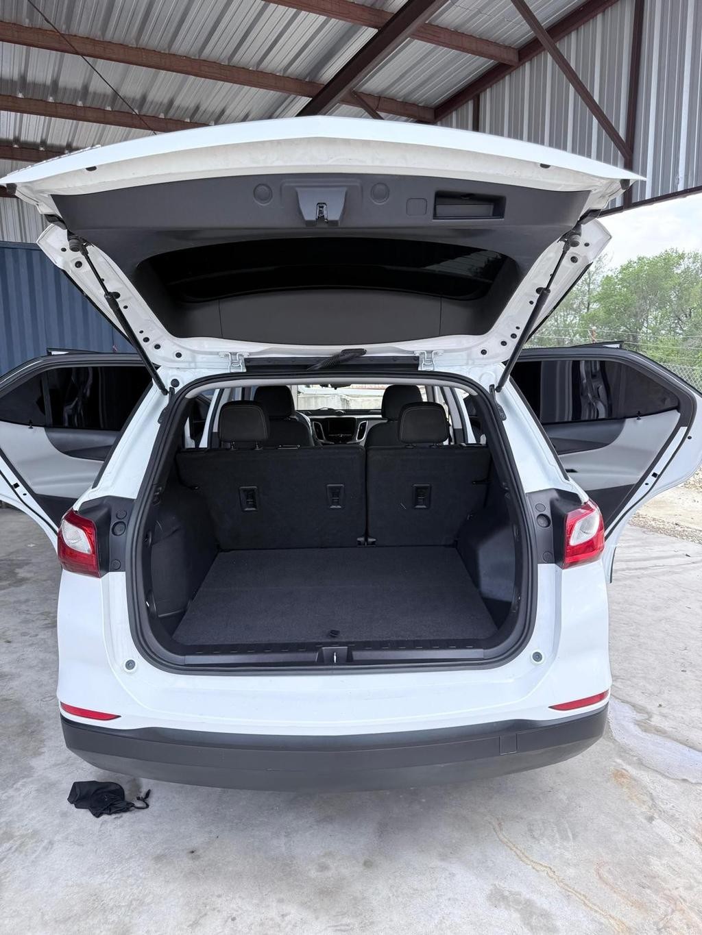 Chevrolet Equinox Vehicle Full-screen Gallery Image 03