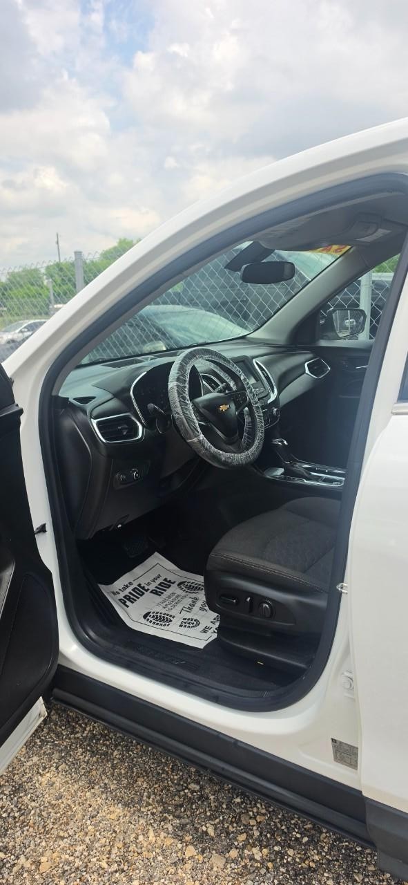 Chevrolet Equinox Vehicle Full-screen Gallery Image 04