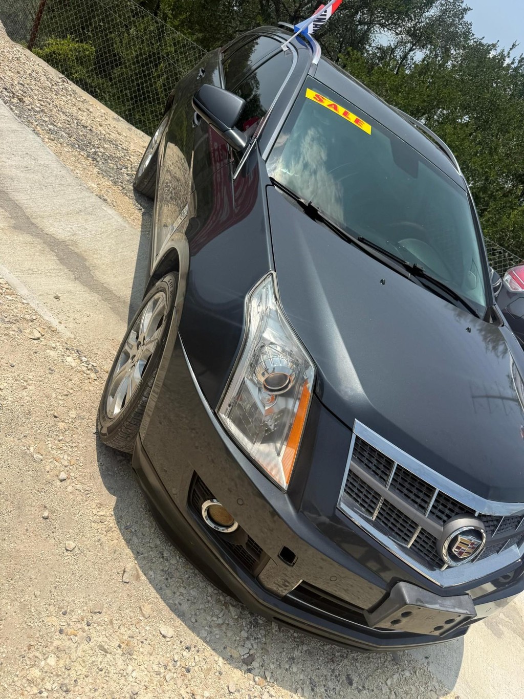 Cadillac SRX Vehicle Full-screen Gallery Image 05