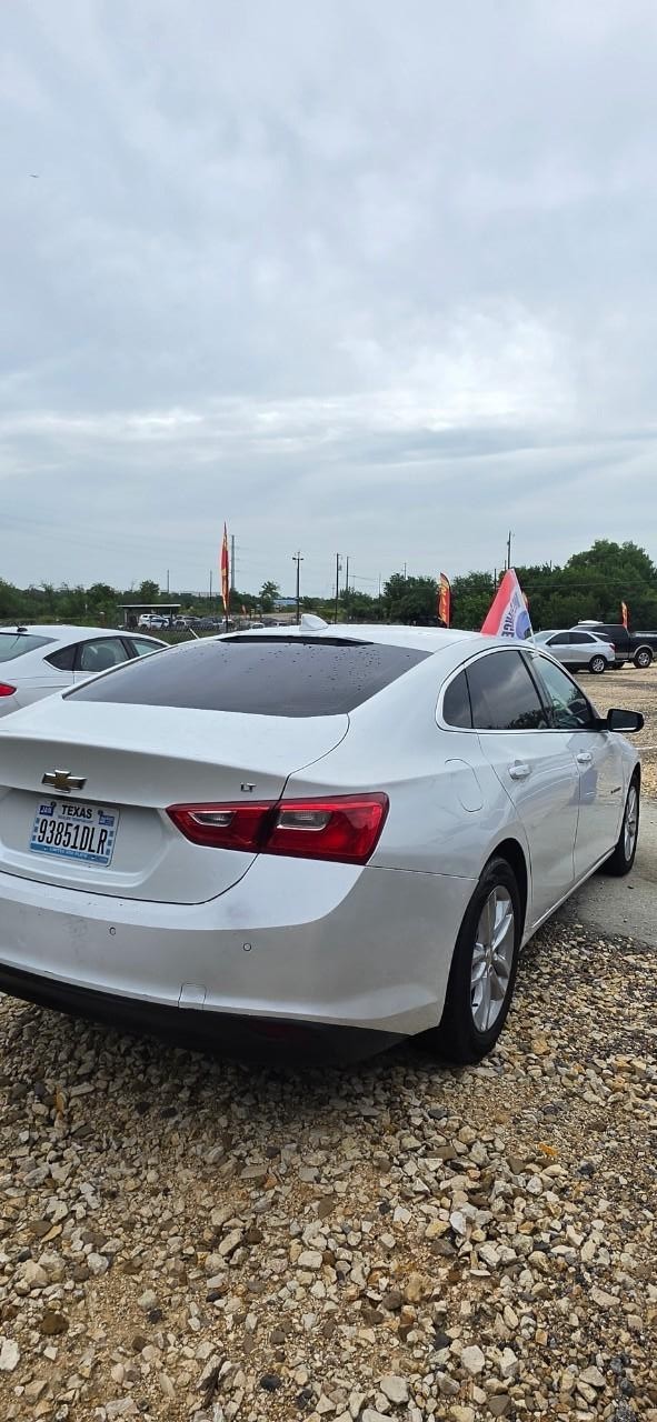 Chevrolet Malibu Vehicle Full-screen Gallery Image 06