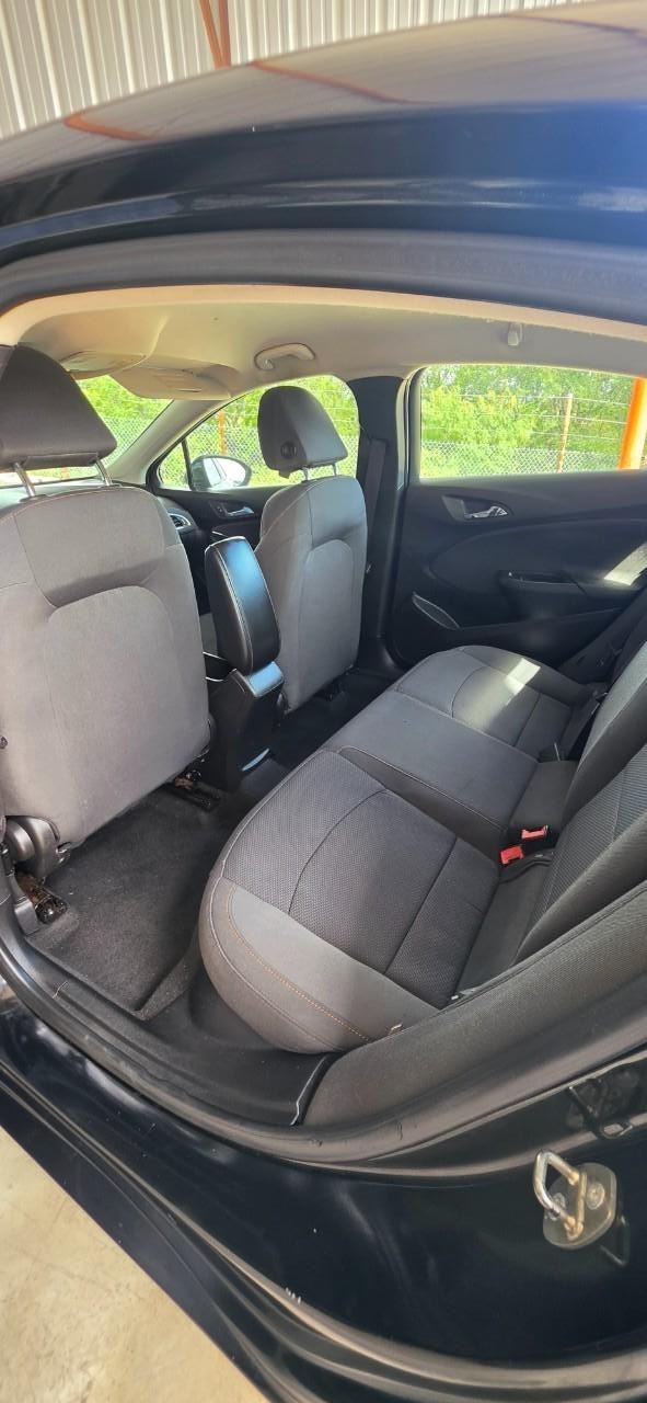 Chevrolet Cruze Vehicle Full-screen Gallery Image 04