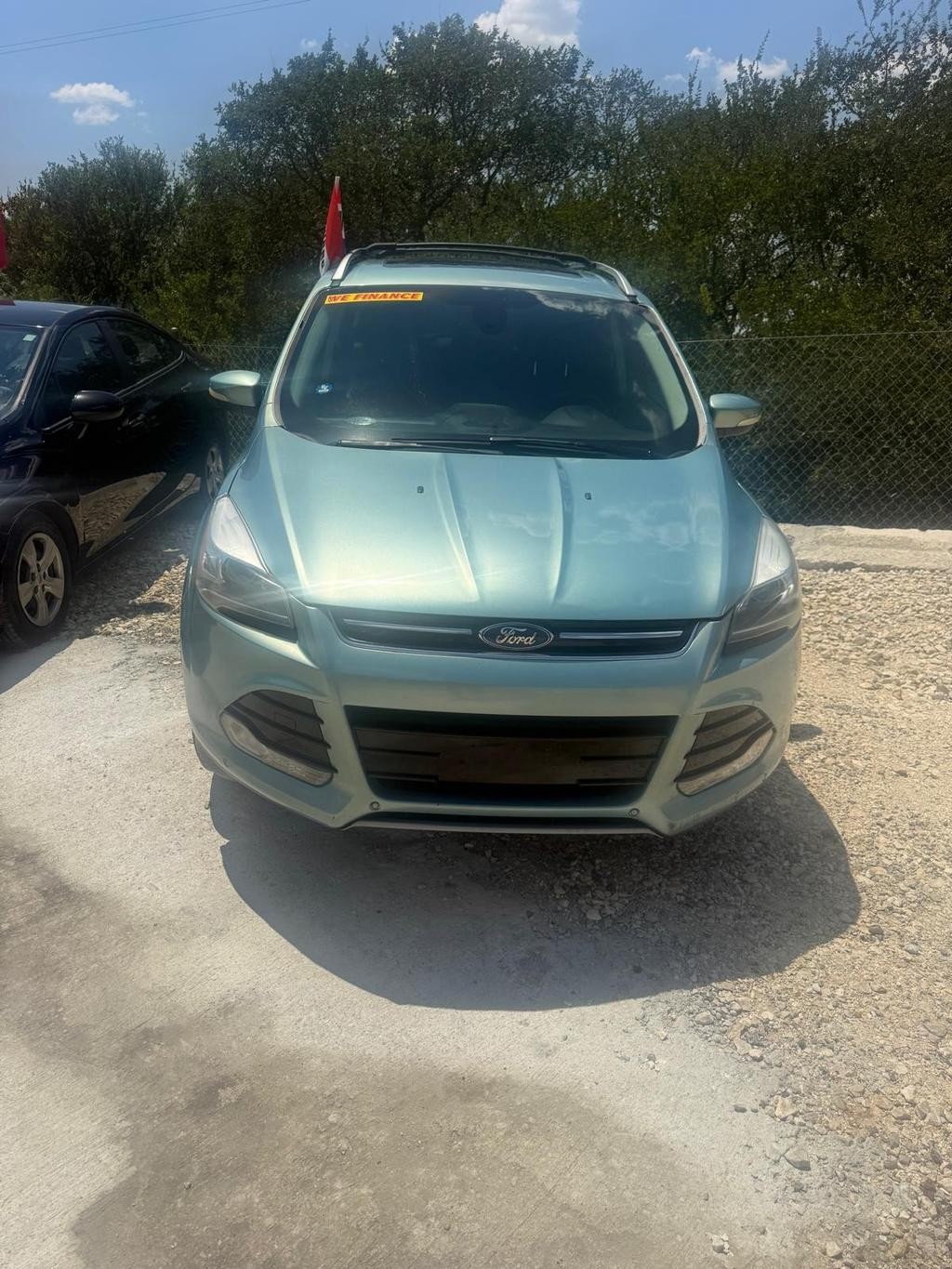 Ford Escape Vehicle Full-screen Gallery Image 02