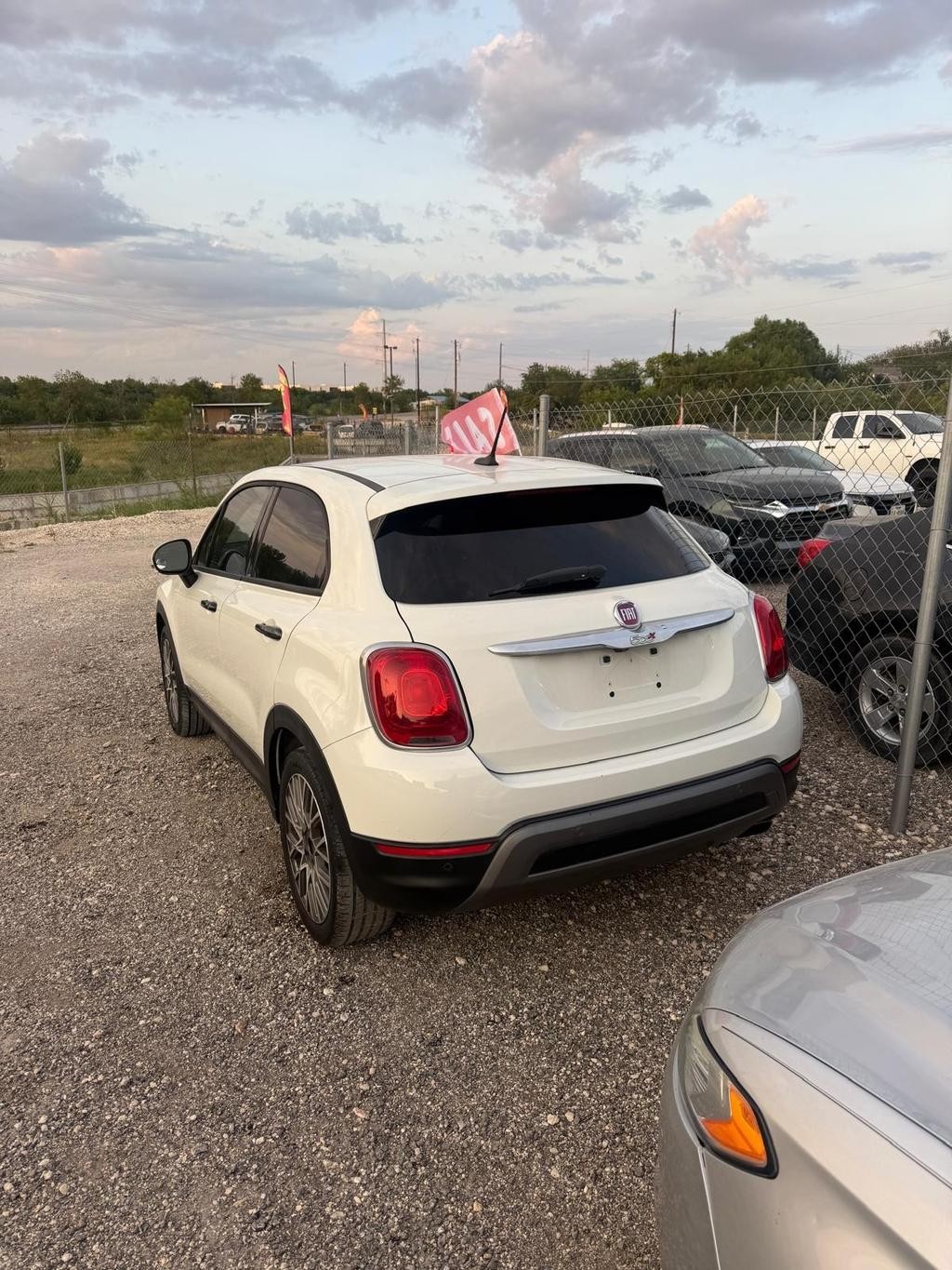 FIAT 500X Vehicle Full-screen Gallery Image 10