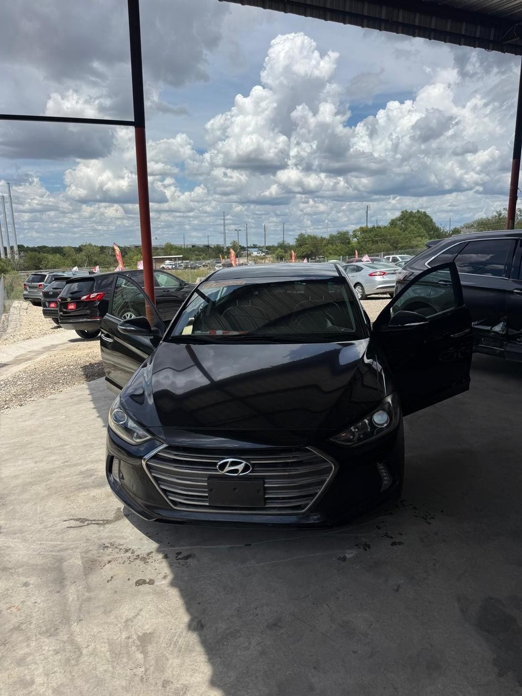 Hyundai Elantra Vehicle Full-screen Gallery Image 02