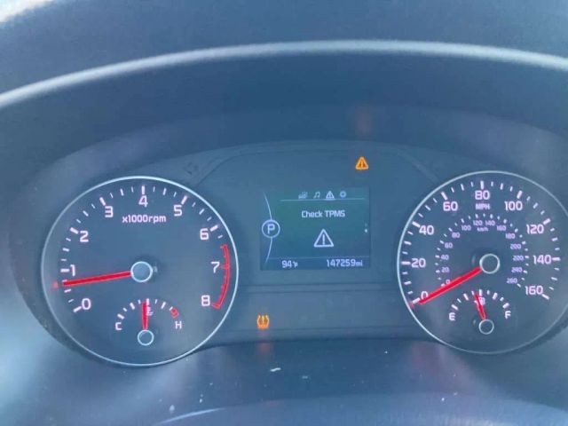 Kia Sportage Vehicle Full-screen Gallery Image 08