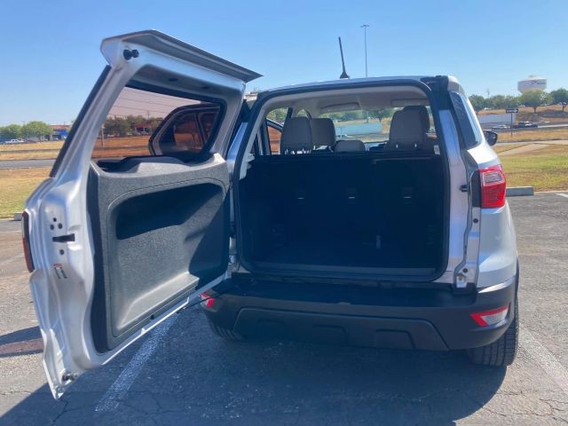 Ford EcoSport Vehicle Full-screen Gallery Image 6