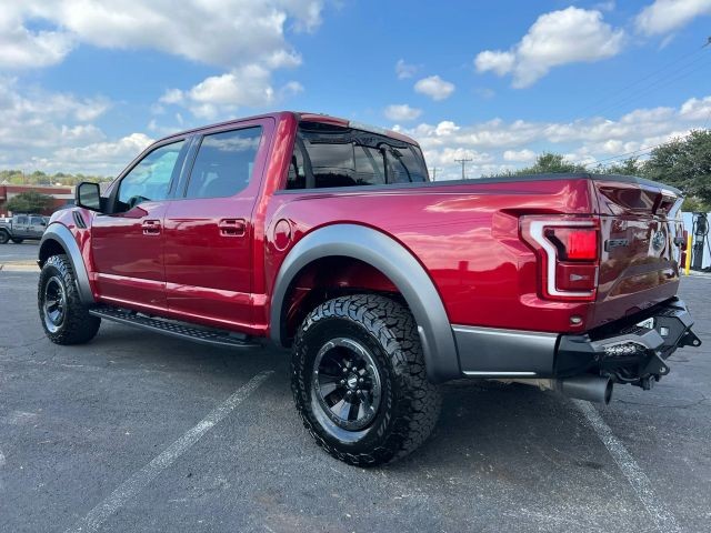 Ford F-150 Vehicle Full-screen Gallery Image 3