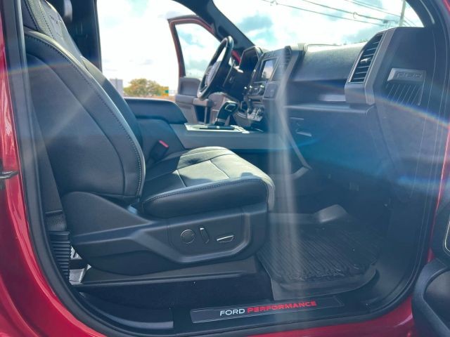 Ford F-150 Vehicle Full-screen Gallery Image 7