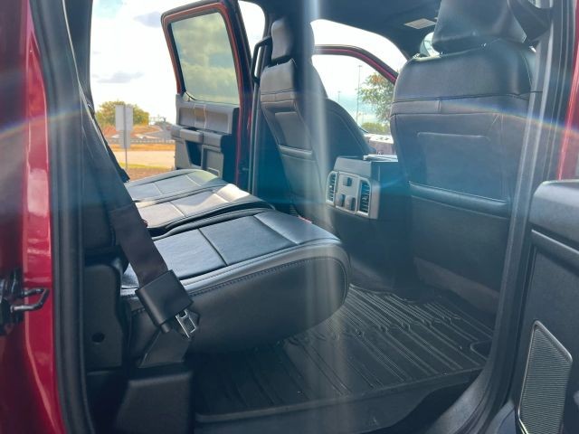 Ford F-150 Vehicle Full-screen Gallery Image 9