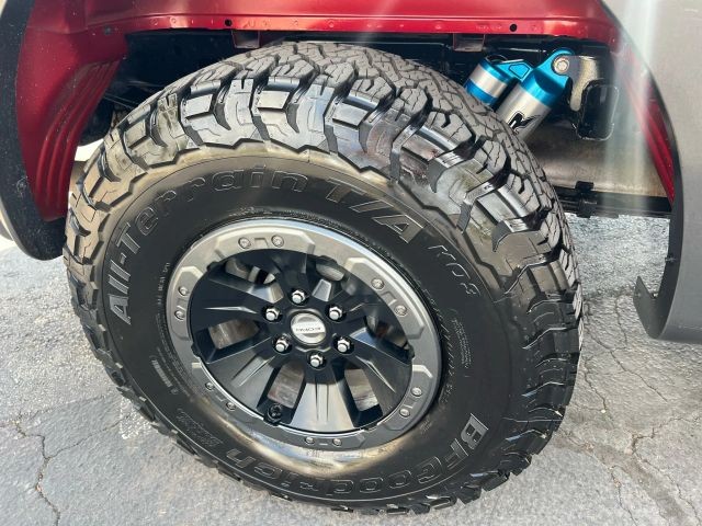 Ford F-150 Vehicle Full-screen Gallery Image 15