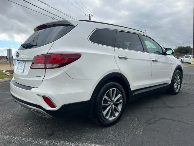 Hyundai Santa Fe Vehicle Full-screen Gallery Image 04