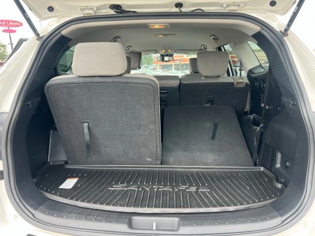 Hyundai Santa Fe Vehicle Full-screen Gallery Image 07