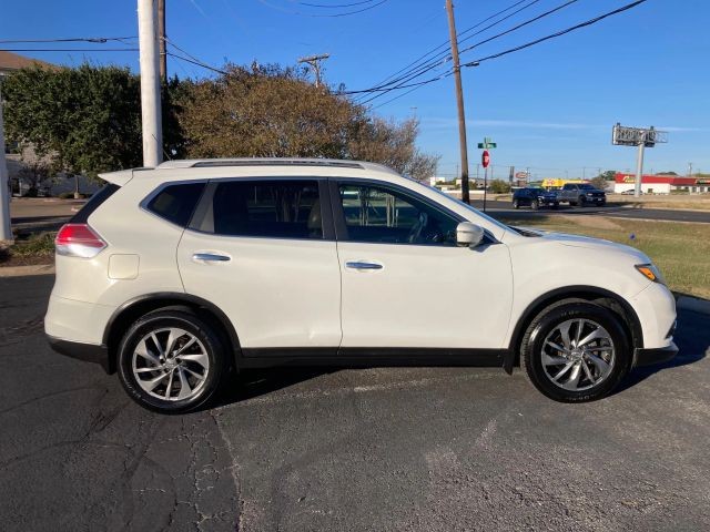 Nissan Rogue Vehicle Full-screen Gallery Image 4