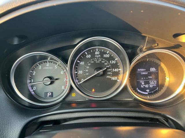 Mazda CX-5 Vehicle Full-screen Gallery Image 8