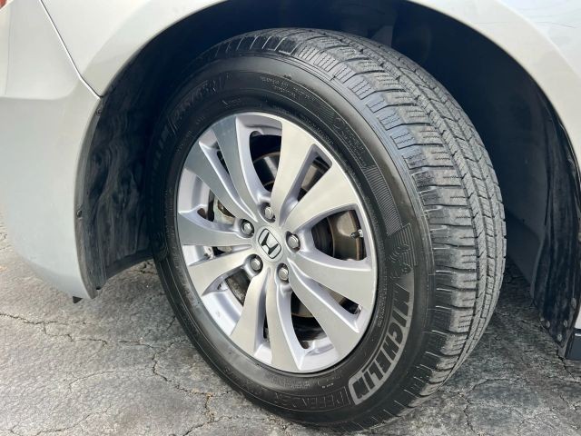 Honda Odyssey Vehicle Full-screen Gallery Image 12