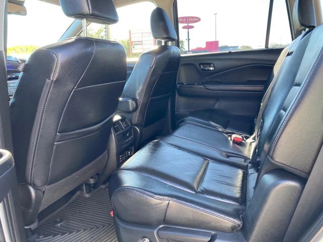 Honda Pilot Vehicle Full-screen Gallery Image 8