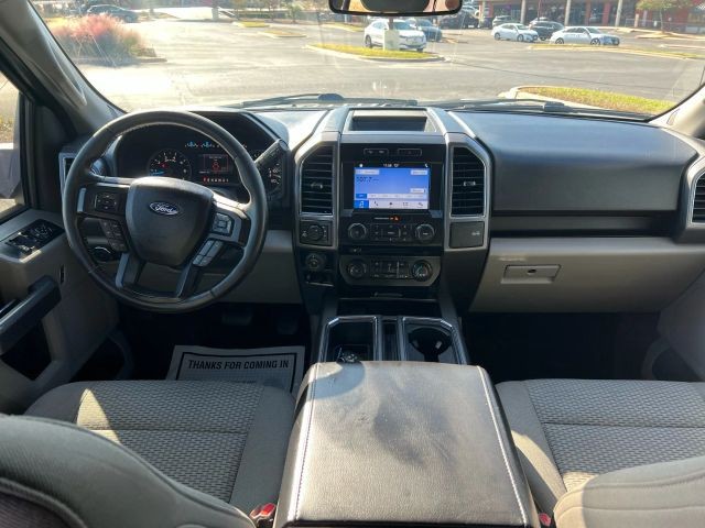 Ford F-150 Vehicle Full-screen Gallery Image 7