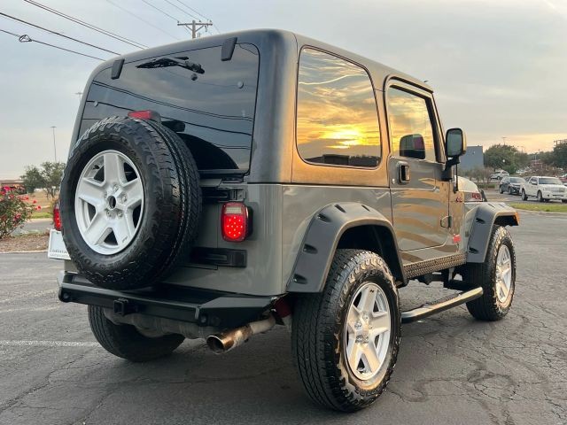 Jeep Wrangler Vehicle Full-screen Gallery Image 4