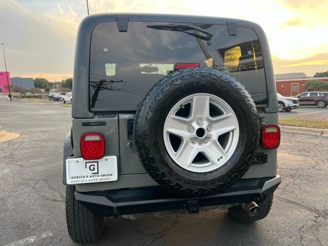 Jeep Wrangler Vehicle Full-screen Gallery Image 6