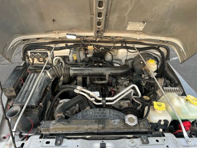 Jeep Wrangler Vehicle Full-screen Gallery Image 12