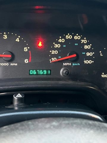 Jeep Wrangler Vehicle Full-screen Gallery Image 13