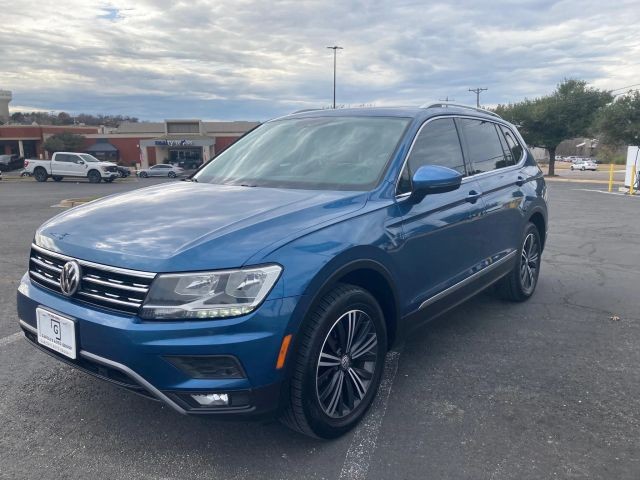 Volkswagen Tiguan Vehicle Full-screen Gallery Image 2