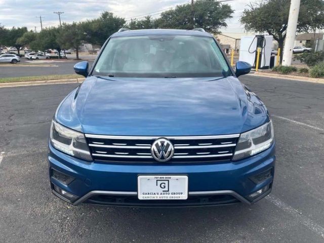 Volkswagen Tiguan Vehicle Full-screen Gallery Image 6