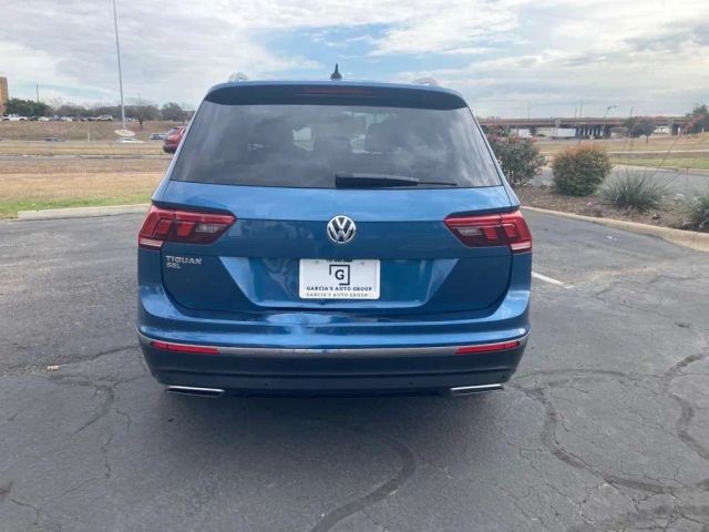 Volkswagen Tiguan Vehicle Full-screen Gallery Image 7