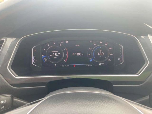 Volkswagen Tiguan Vehicle Full-screen Gallery Image 13