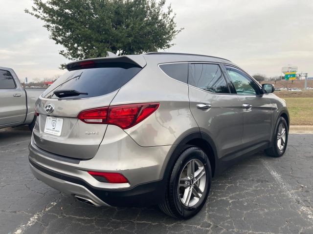 Hyundai Santa Fe Sport Vehicle Full-screen Gallery Image 4