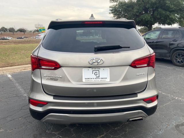 Hyundai Santa Fe Sport Vehicle Full-screen Gallery Image 7