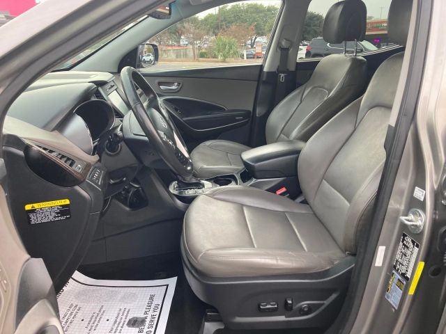 Hyundai Santa Fe Sport Vehicle Full-screen Gallery Image 9