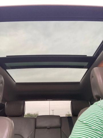 Hyundai Santa Fe Sport Vehicle Full-screen Gallery Image 14