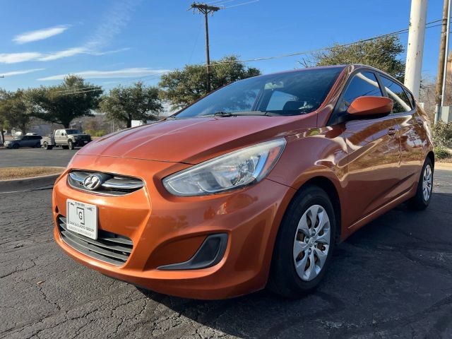 Hyundai Accent 5-Door Vehicle Full-screen Gallery Image 02