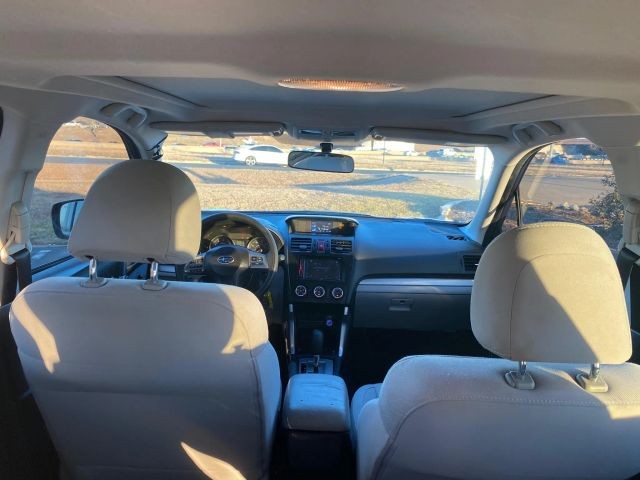 Subaru Forester Vehicle Full-screen Gallery Image 6