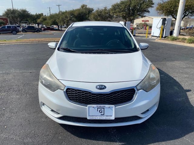 Kia Forte Vehicle Full-screen Gallery Image 2