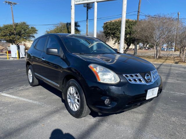 Nissan Rogue Vehicle Full-screen Gallery Image 2