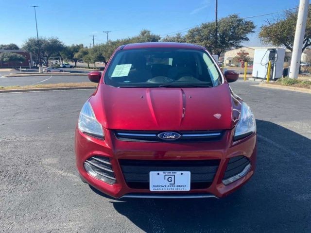 Ford Escape Vehicle Full-screen Gallery Image 2