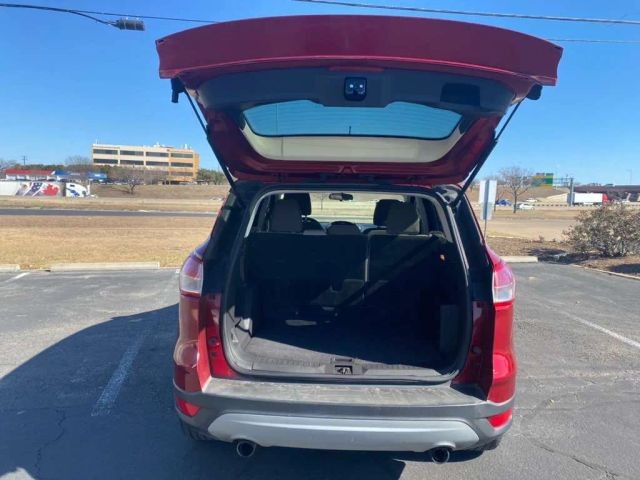 Ford Escape Vehicle Full-screen Gallery Image 7