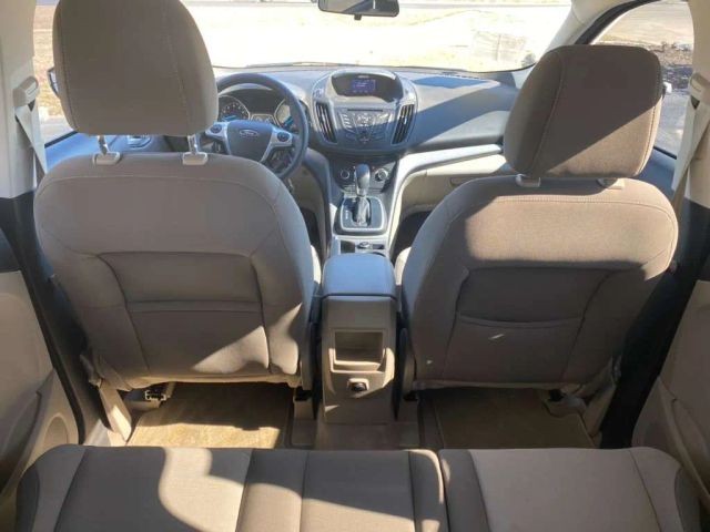 Ford Escape Vehicle Full-screen Gallery Image 8