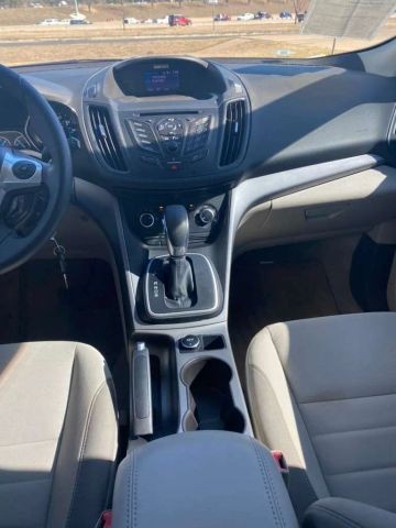 Ford Escape Vehicle Full-screen Gallery Image 9