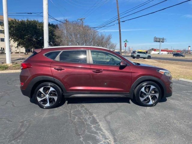 Hyundai Tucson Vehicle Full-screen Gallery Image 5