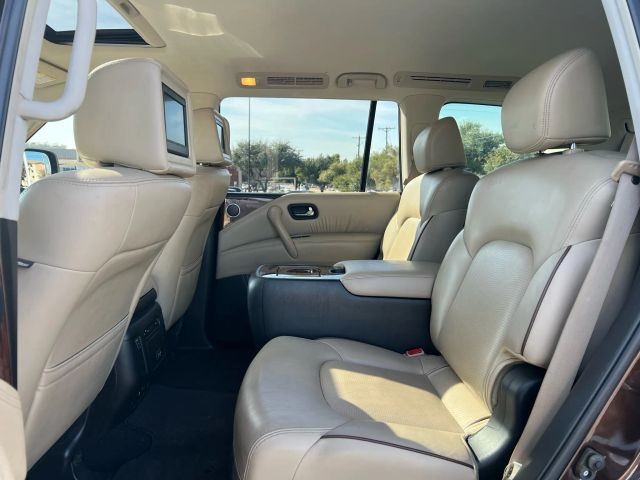 Nissan Armada Vehicle Full-screen Gallery Image 6